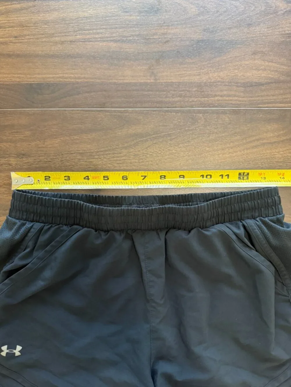 Under Armour Women's Athletic Shorts SM - Picture 7 of 12